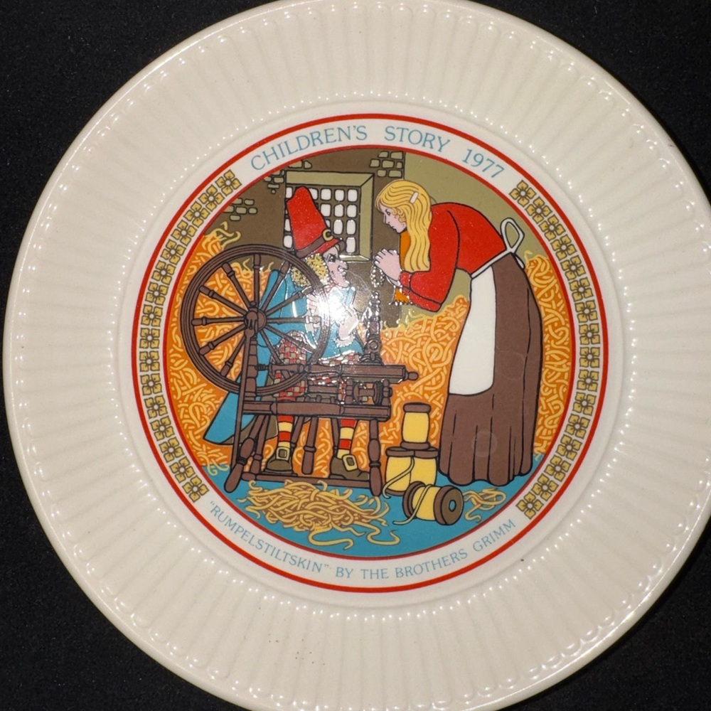 Wedgwood Children's Stories Plate with Blue and Orange Accents - Picture 6 of 6